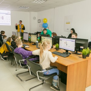 Новый класс в развлекательном центре города Томска! Скоро открытие! - Школа программирования для детей, компьютерные курсы для школьников, начинающих и подростков - KIBERone г. Власиха
